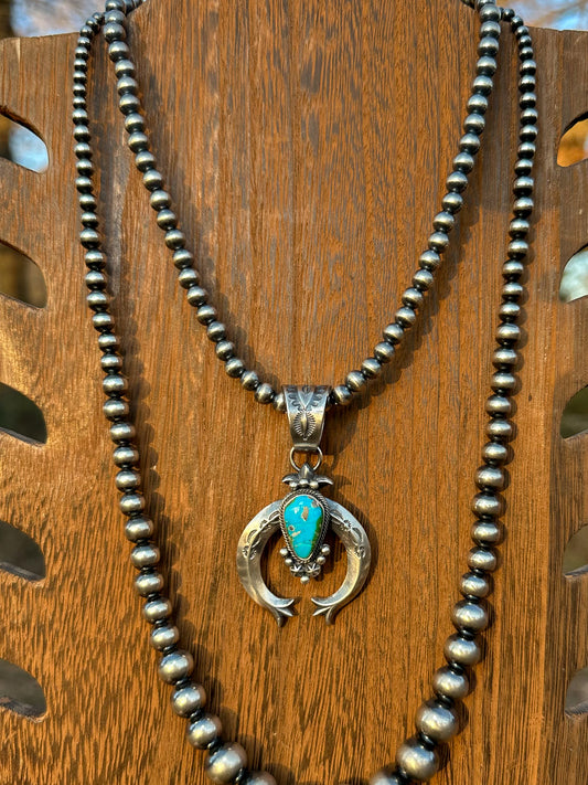Naja Pendant Pearl Necklace